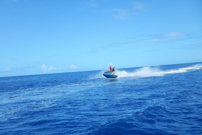 2 hours discovery tour of Moorea by Jet Ski - Starting at Opunohu with a short safety briefing