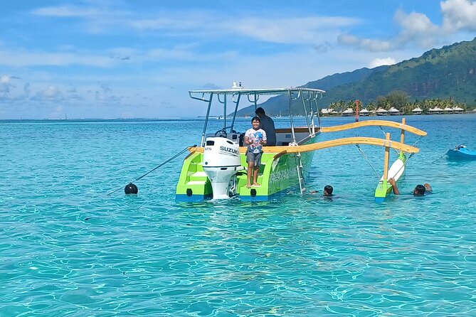 Activity/Excursion Lagoon Tour to Moorea by Canoe 6 hours - Meeting rays and blacktip sharks