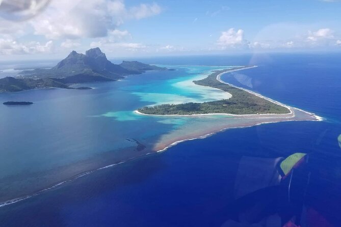 Bora Bora 30-minute Private Flight in a Light Aircraft - Resorts, beaches, and the famous blue water