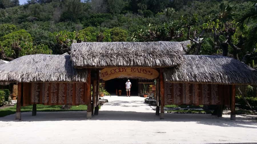 Bora Bora by Land and Sea: 4WD Safari and Snorkel - Starting with a 4WD ride around Bora Bora
