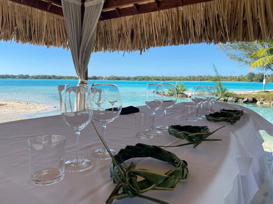Bora Bora: French Wine Tasting Experience - Reaching Saint-James by water taxi