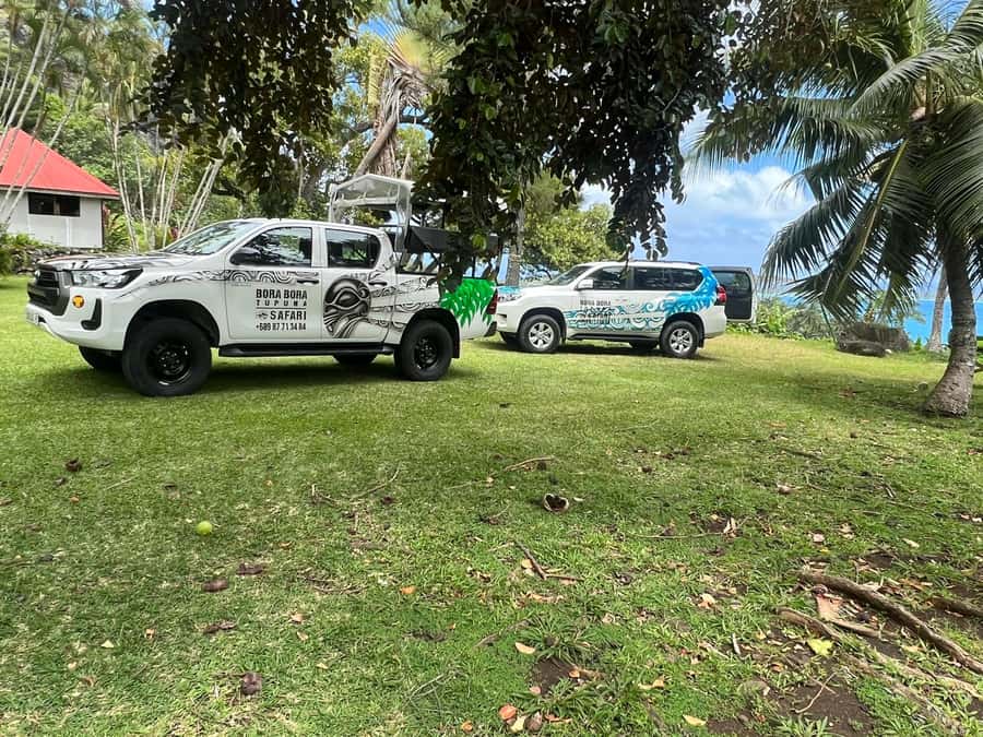 Bora Bora PRIVATE Jeep Safari Island Tour - The opening ride and off-road tracks