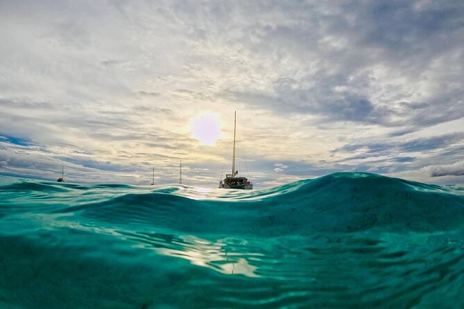 Catamaran Cruise Polynesia 7 Days PRIVATE – Leeward Islands - Day three: crossing from Huahine to Raiatea
