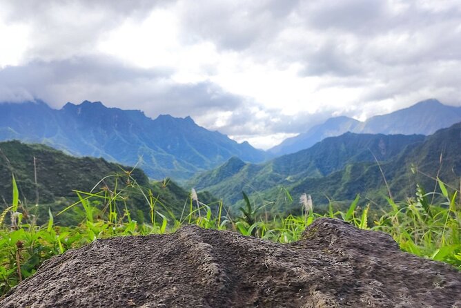 Crossing Over Tahiti Island Safari 4x4 - Archaeological sites and the story behind the valley