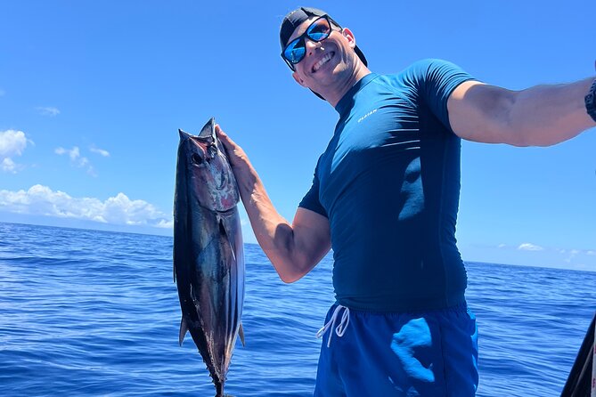 Day DE Fishing VIP in Moorea – Private Boat & Lunch - Fishing from 100 to 300 meters