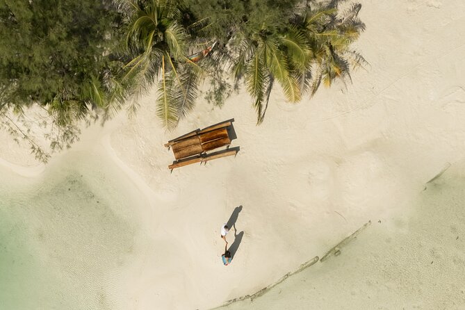 Day on a private island in Bora Bora - alone in the world - A private beach with room to set your own pace