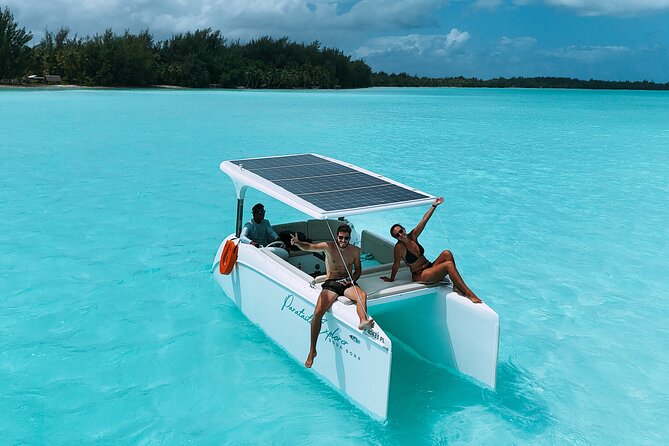 Discover the black pearl in Bora Bora - Fruit, drinks, and Mount Otemanu views