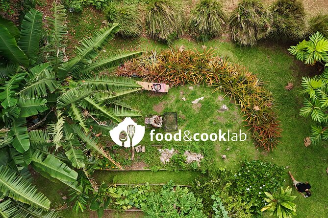 Discovering Moorea from Tahiti in 4x4 with the Ferry Terevau - Moorea Tropical Garden and the vanilla tasting