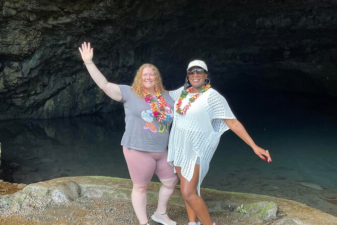 Discovering the emblematic sites of Tahiti - Mara’a Grotto adds quiet rock and fresh water