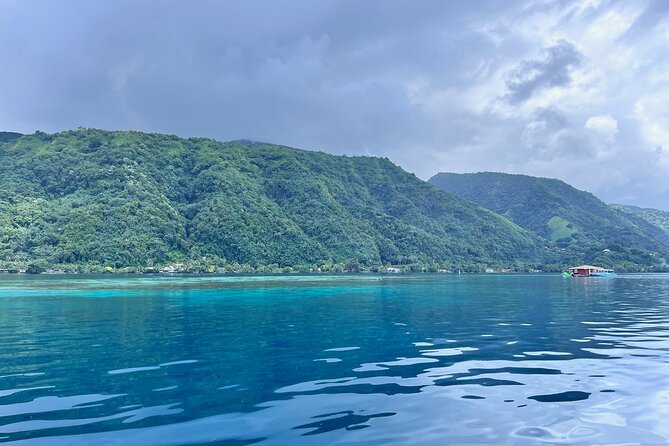 Excursion to discover the authentic Tahiti Peninsula 4:00 - Seeing the Teahupo’o wave area