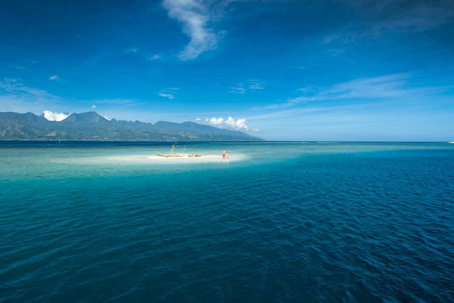 From Papeete: Tahiti Highlights Full-Day Private Tour - Lunch by the lagoon at Gauguin