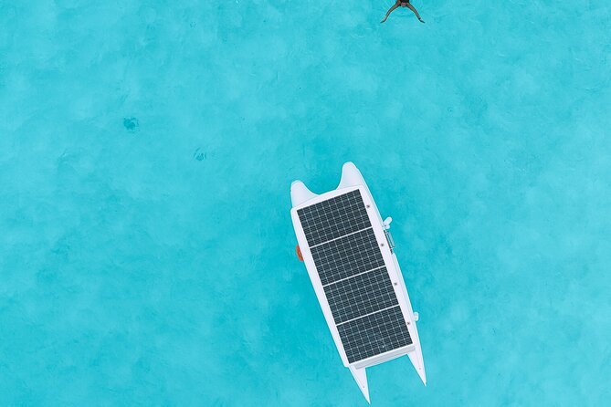 Full Day Solar Boat–Explores Bora Bora at the Rhythm of the Lagoon - The sandbank: a pause from the water