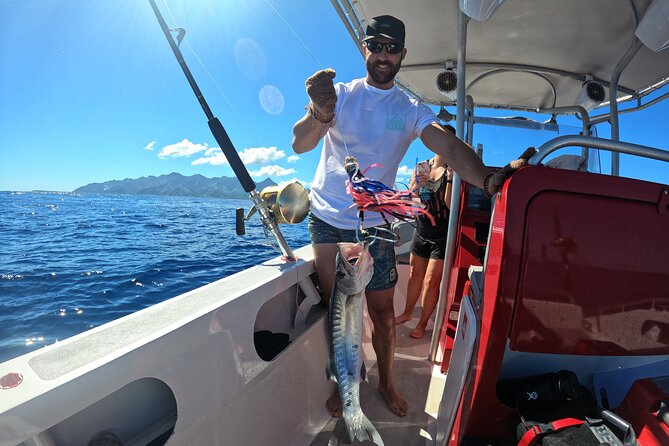 Half-day Big Fishing in Moorea on shared tour - Shared Charter or Private Fishing Trip?