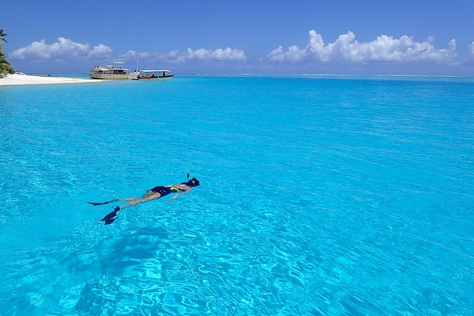 Half day Snorkeling Shared Boat Tour in Bora Bora - Guides who add value in the water