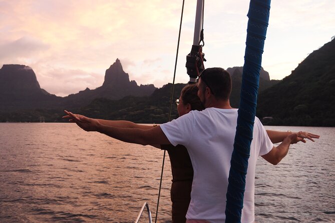 Half day whale watching - Without launch - Whale season changes the entire experience