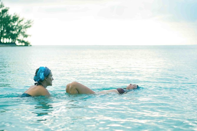 Janzu experience: massage and aquatic relaxation in the lagoon of Moorea - What Janzu in Moorea actually feels like
