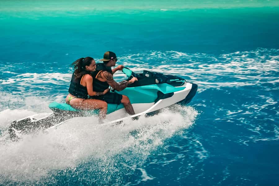 Jet Ski Around Bora Bora - Speed Through Paradise - The opening briefing helps you get comfortable