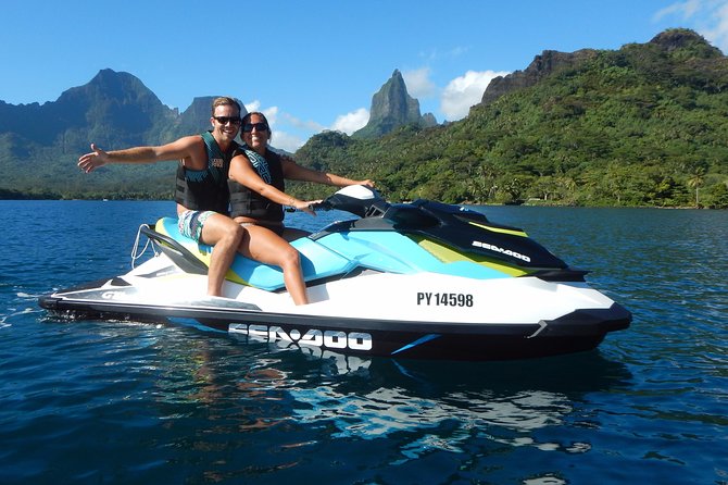 Jet-Ski Découverte 1H00 Jet Ski excursion to Moorea (Single or two-seater) - Who will enjoy this Moorea excursion most?