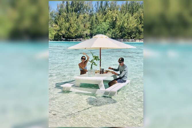 Lagoon Tour + lunch with your feet in the water on a Motu - First stop: stingrays and black-tip sharks