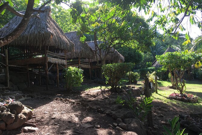 Land and Sea cultural tour to discover traditions, heritage and the lagoon - Snorkeling with rays, or watching from the boat