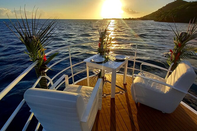 Magical Boat Tour with Underwater Cabin in Bora Bora! - Coral gardens, rays, sharks, and changing water colors