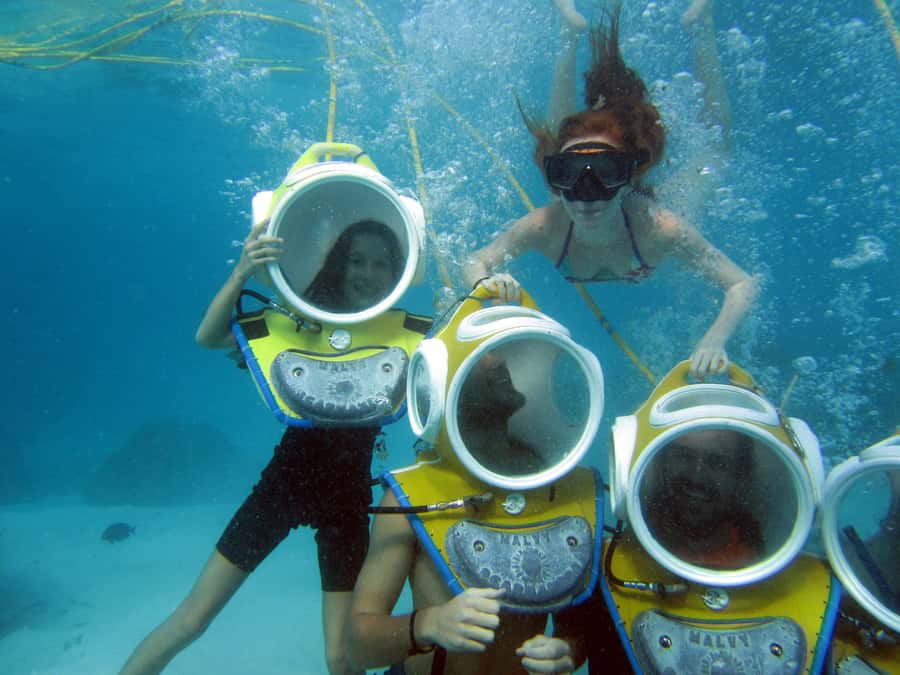 Moorea: Aquablue Helmet Underwater Walking Experience - Safety, medical rules, and comfort