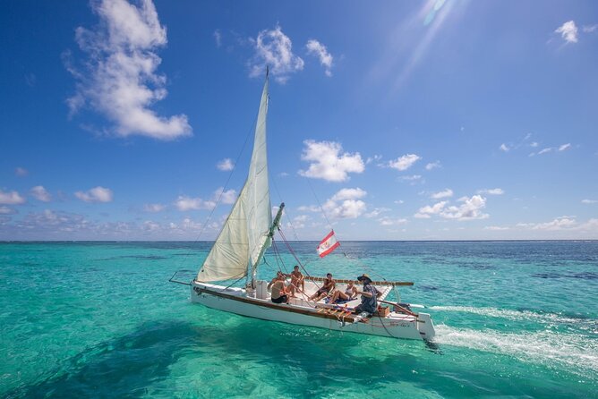 Moorea Discovery Half-day Sailing - Why this small Moorea cruise is different