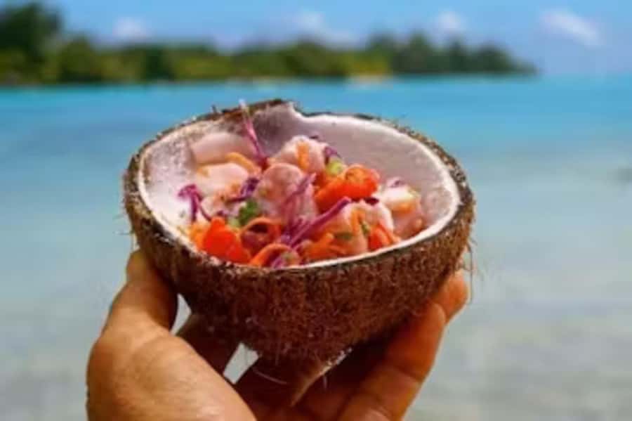Moorea: Glass Bottom Boat Adventure with Lagoon Wonders - Lunch on the private motu is more than a beach break