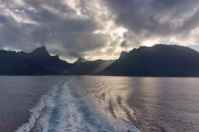 Moorea Private Full Day Tour - A private way to see Moorea’s famous circle