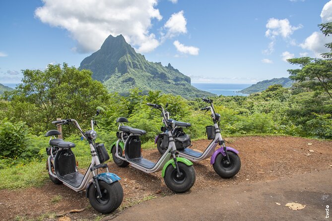 Moorea tour in electric citycoco (in autonomy) - Motu Tiahura and the first lagoon colors