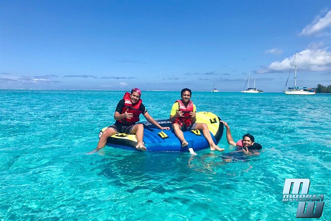 moorea tubing - Three people, one towable tube