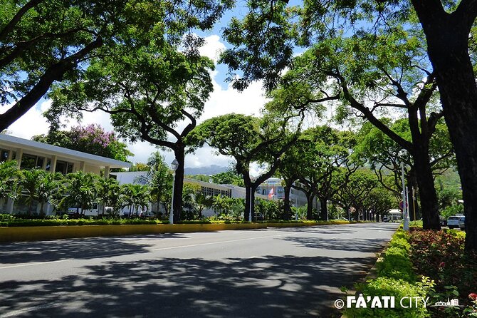 Papeete Walking Tour - Tahiti - Meeting Christian in central Papeete