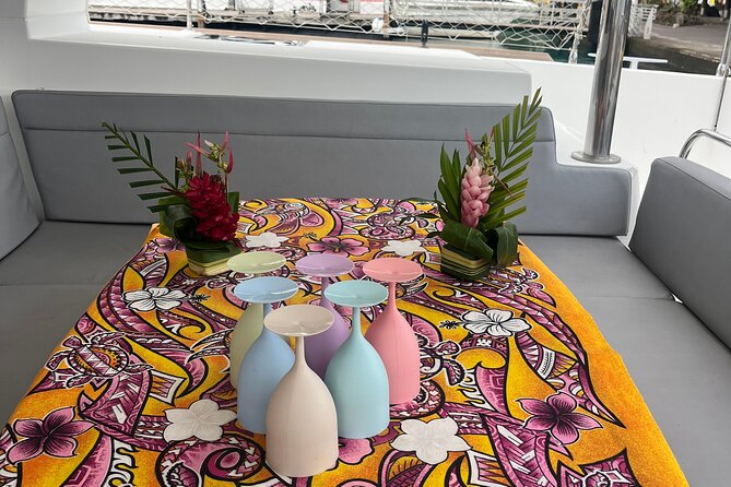 Polynesian atmosphere in Bora Bora Lagoon, Tapas and Cocktail - What the sunset timing means for your evening