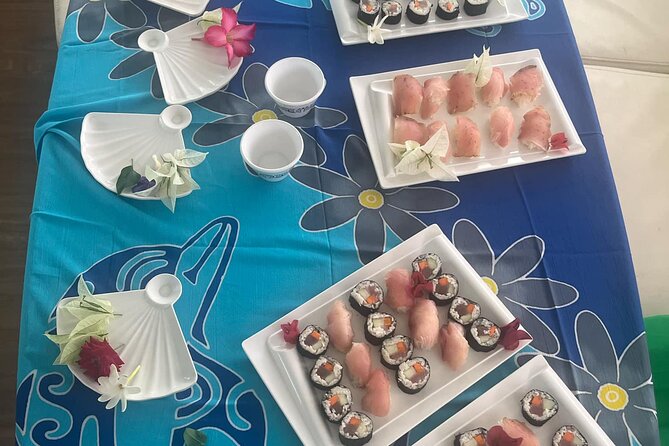 Polynesian atmosphere in Bora Bora Lagoon, Tapas and Cocktail - Who will enjoy this cruise most?