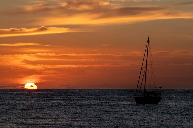 Private and Local Sunset Cruise in Tahiti - Why this sunset cruise feels different
