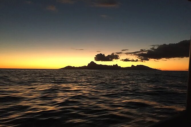 Private and Local Sunset Cruise in Tahiti - The lagoon cruise and sandbank stop