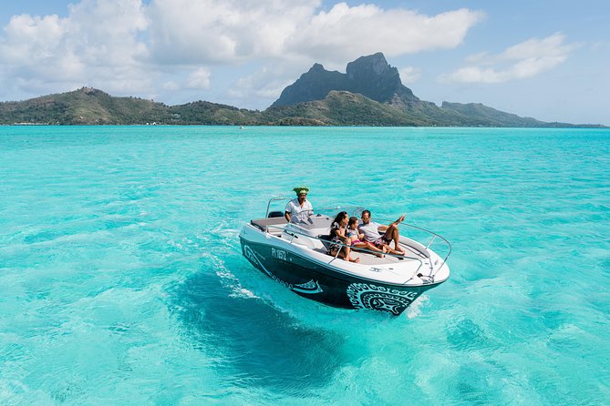 Private Boat Rental on Cap Camarat 25ft - A private boat instead of a standard lagoon cruise