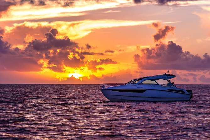 Private Bora Bora Sunset Cruise - Settling aboard the Lady Pearl
