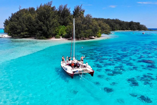 PRIVATE Full Day Tour : Moorea Snorkeling & Sailing on a Catamaran named Taboo - Why a private catamaran changes the day