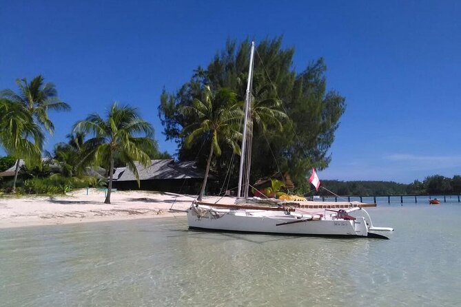 Private Moorea Discovery Half-day Sailing - Meeting your captain and getting underway