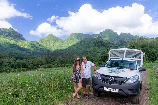 Private Morning Moorea 4WD Tour with Champagne - Pineapple fields and Moorea’s agricultural side
