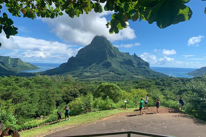 Private Morning Moorea 4WD Tour with Champagne - Tropical Garden tastings of jam and vanilla