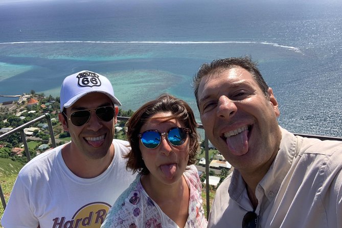 Private Morning Moorea 4WD Tour with Champagne - The open-air 4WD ride