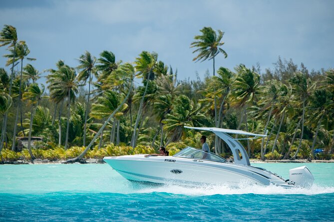 Private Transfer in Bora Bora from West Area - Meeting the captain and boarding