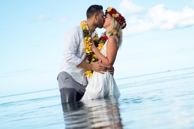 Professional Photo Shooting in Moorea, unique session adapted - A thoughtful choice for honeymoons and anniversaries