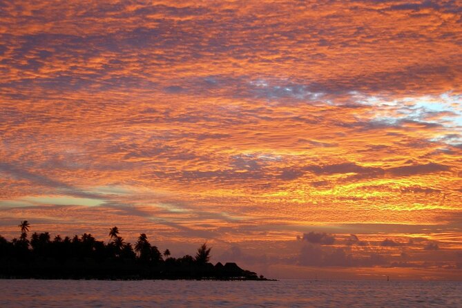 Reef Discovery Private Sunset Cruise in Bora-Bora - Dressing for a romantic evening on the water