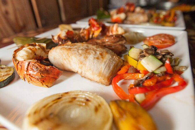 Romantic Private Sunset and Motu Dinner for Two - A three-course dinner with drinks included