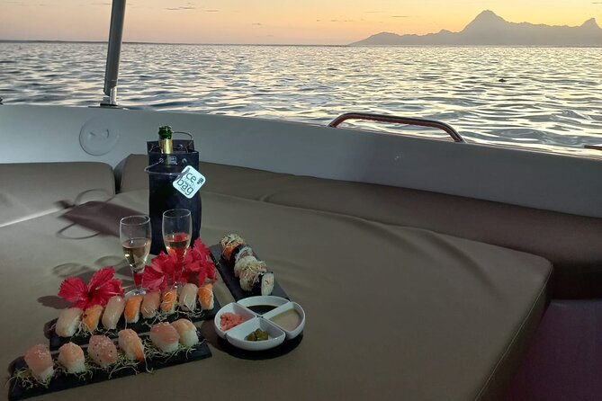 Sunset Cruise in Tahiti - How Small Is the Small Group?