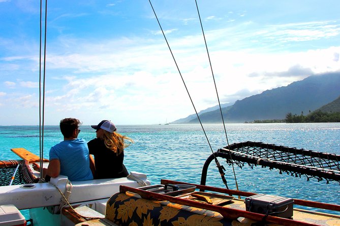 Sunset sailing - Setting out from Vaapiti Moorea at 3 p.m.