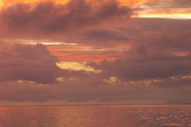Sunset sailing trip on the Lagoon of Tahiti - Included food keeps the price easier to judge
